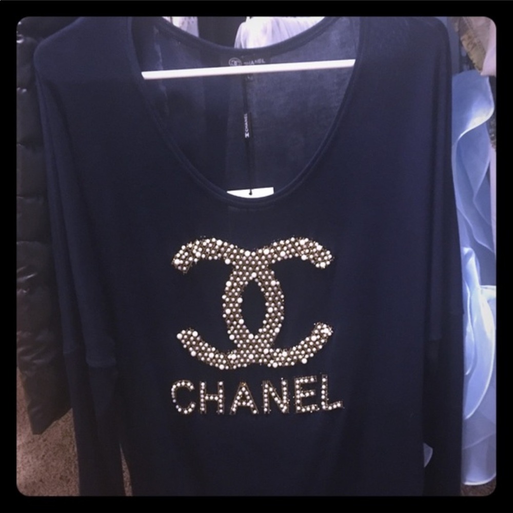 SOLD - authentic Chanel long sleeve top
